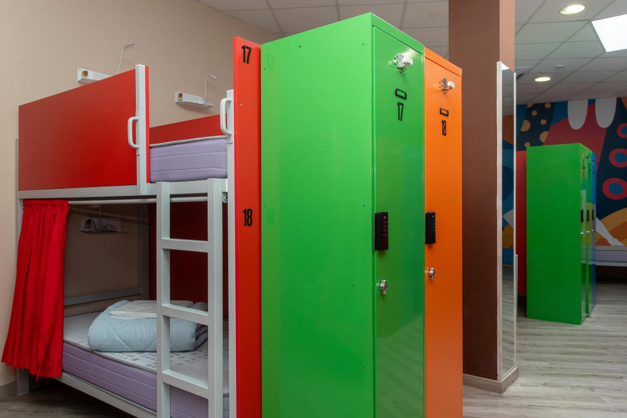 Albergue Hostel ยาเนส ภายนอก รูปภาพ
