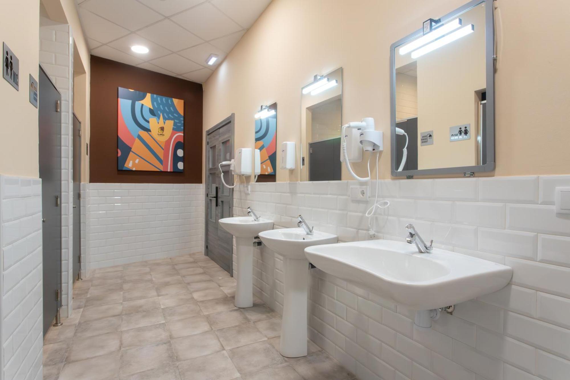 Albergue Hostel ยาเนส ภายนอก รูปภาพ